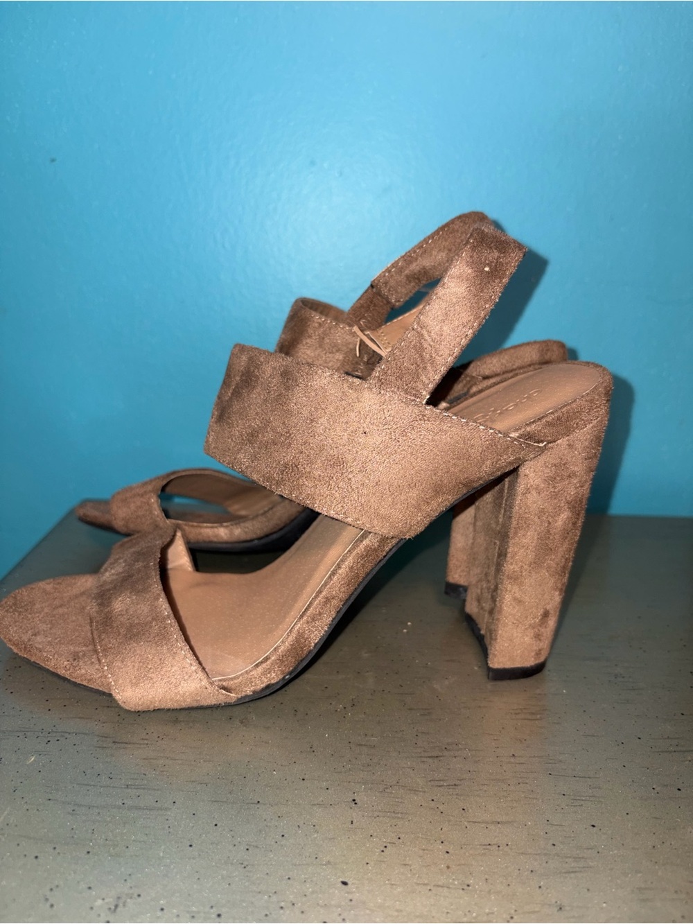 Women’s Suede Block Heel Sandals in Brown